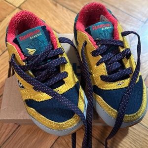 Reebok Classic Infant Sneakers Size 5C